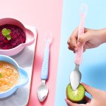 baby-fruit-scraping-spoon-babyblush-1